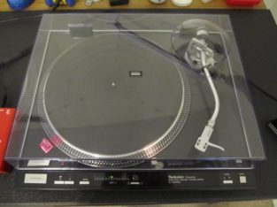 Technics 1600 mk2 turntable